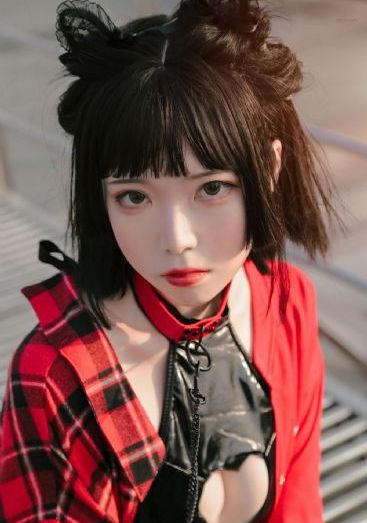 《纯白轮舞曲》