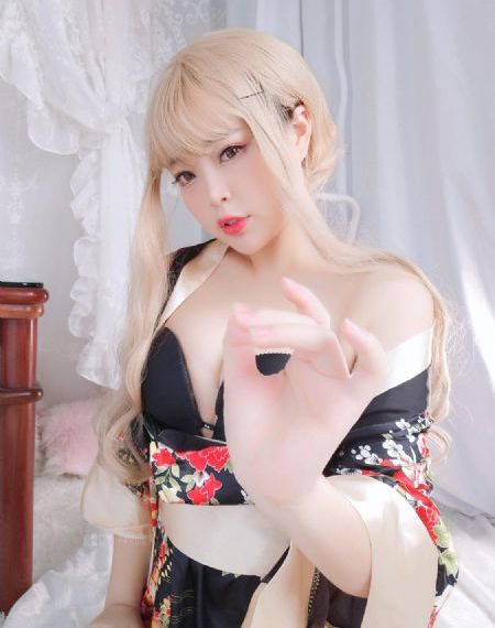 漫画咖啡厅的艳遇危机