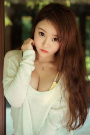诱人的年轻的秘书2