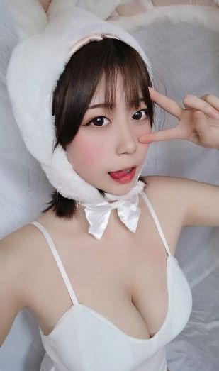 金梅瓶1