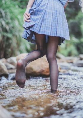 于子涵与摄影师的拍摄地点视频